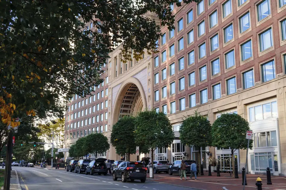 Boston Harbor Hotel Rowes Wharf arch on Atlantic Avenue via Expedia