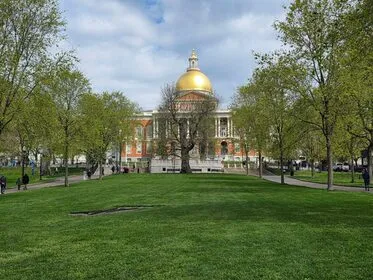 Boston vs. New York City: Which to Visit, and How to Do Both